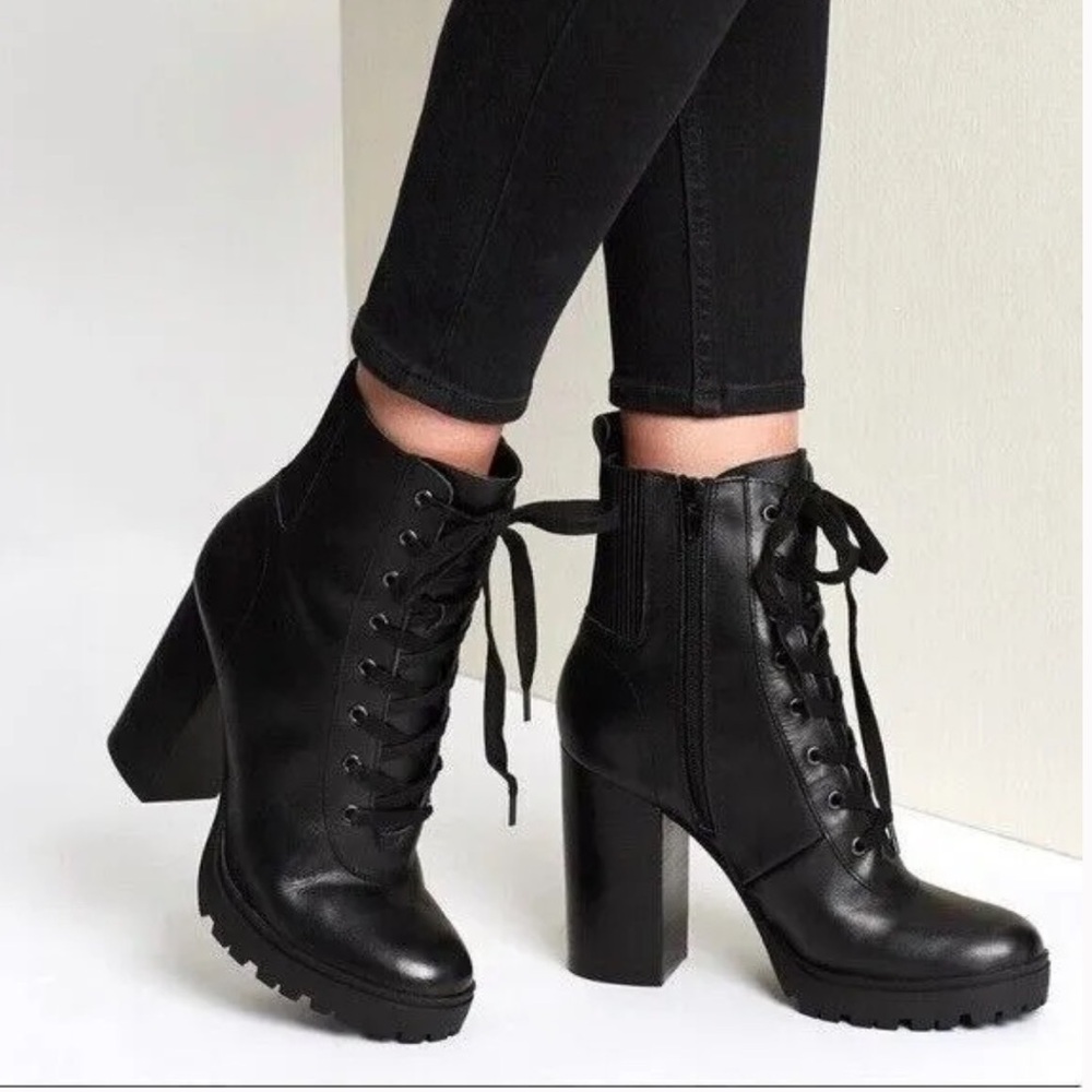 Steve Madden Black Lace-Up Chunky Heel Boots